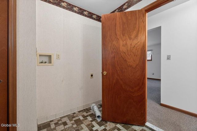 2507 Augustine Avenue, Rotterdam, NY 12306