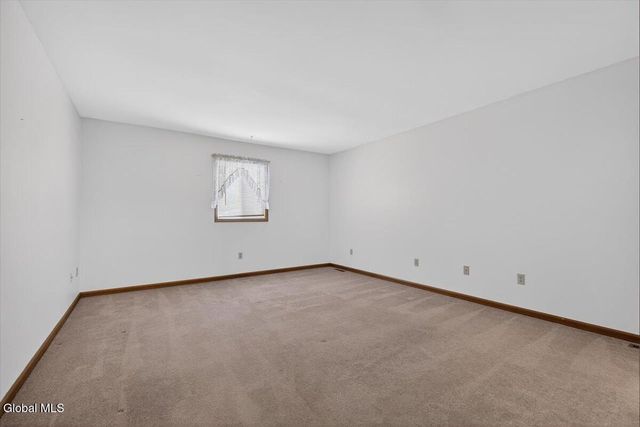 2507 Augustine Avenue, Rotterdam, NY 12306