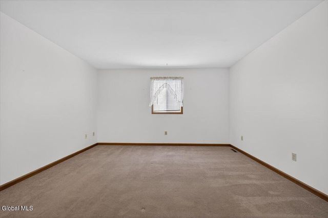 2507 Augustine Avenue, Rotterdam, NY 12306