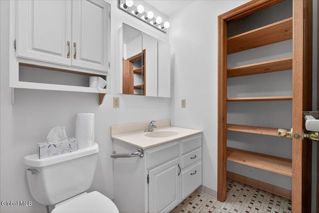 2507 Augustine Avenue, Rotterdam, NY 12306