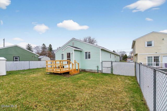 2507 Augustine Avenue, Rotterdam, NY 12306