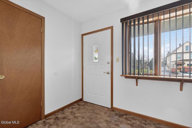 2507 Augustine Avenue, Rotterdam, NY 12306