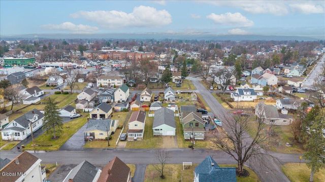 2507 Augustine Avenue, Rotterdam, NY 12306