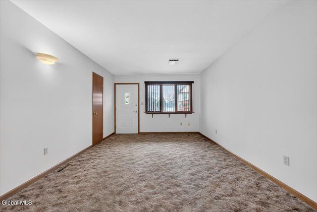 2507 Augustine Avenue, Rotterdam, NY 12306