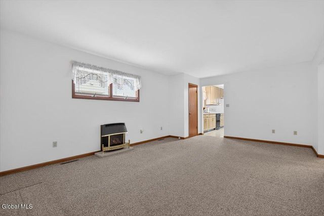 2507 Augustine Avenue, Rotterdam, NY 12306