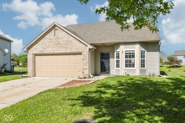 1355 Egret Lane, Greenwood, IN 46143