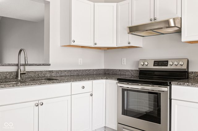 1355 Egret Lane, Greenwood, IN 46143