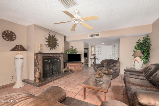 25237 S LAKEWAY Drive, Sun Lakes, AZ 85248