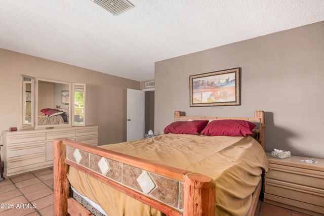 25237 S LAKEWAY Drive, Sun Lakes, AZ 85248