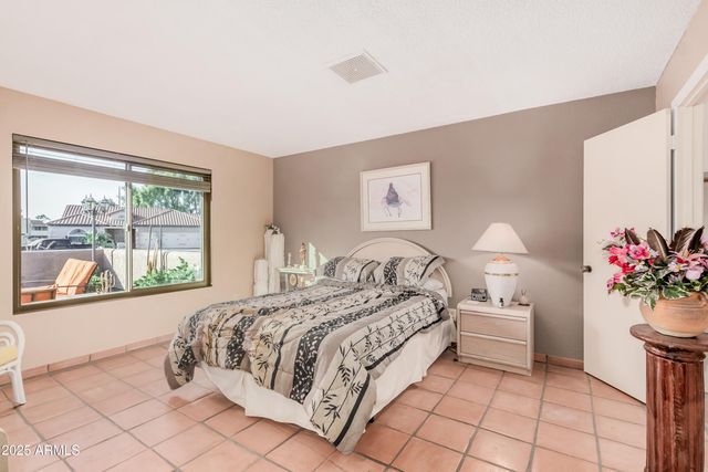 25237 S LAKEWAY Drive, Sun Lakes, AZ 85248