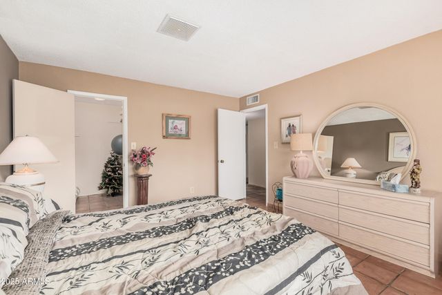 25237 S LAKEWAY Drive, Sun Lakes, AZ 85248