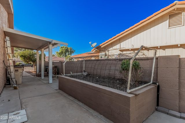 25237 S LAKEWAY Drive, Sun Lakes, AZ 85248