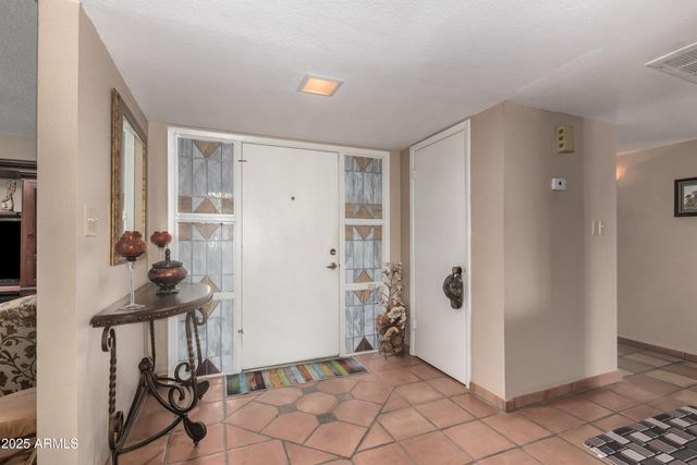 25237 S LAKEWAY Drive, Sun Lakes, AZ 85248