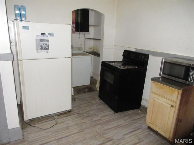 708 Alhambra Court, East St Louis, IL 62205