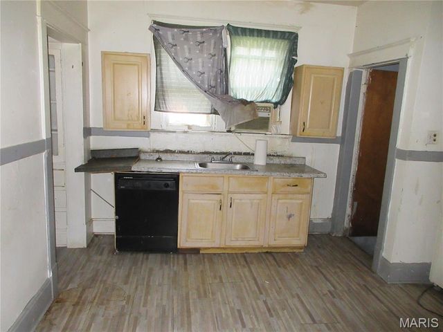 708 Alhambra Court, East St Louis, IL 62205