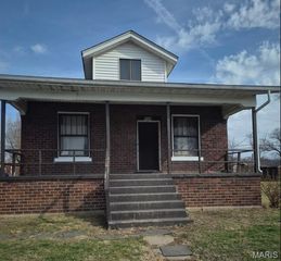 708 Alhambra Court, East St Louis, IL 62205