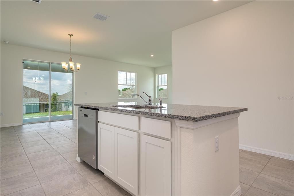 Image 8 of property listing at 2334 SELENIA STREET, Lake Alfred, FL 33850