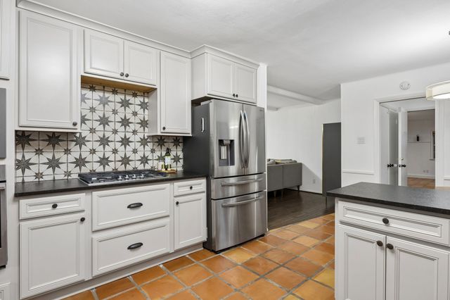 10572 Creekmere Drive, Dallas, TX 75218