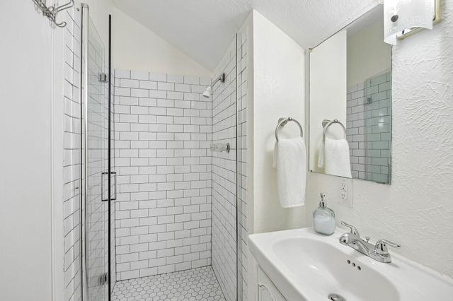 10572 Creekmere Drive, Dallas, TX 75218