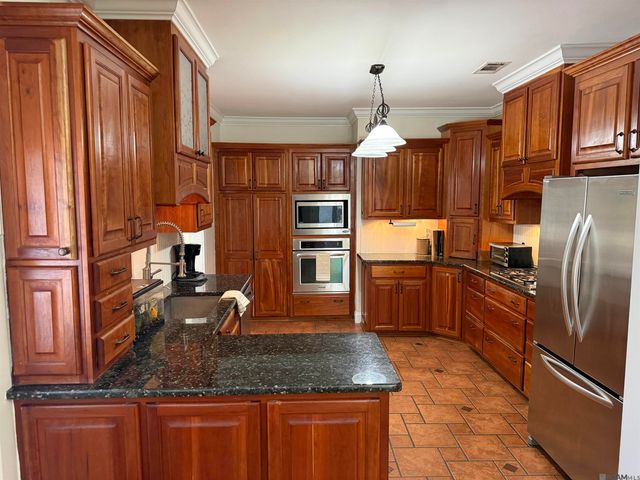 58350 Elm St, Plaquemine, LA 70764