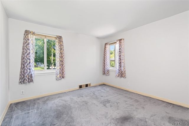 2662 Greenfield Avenue, Hamburg, NY 14075