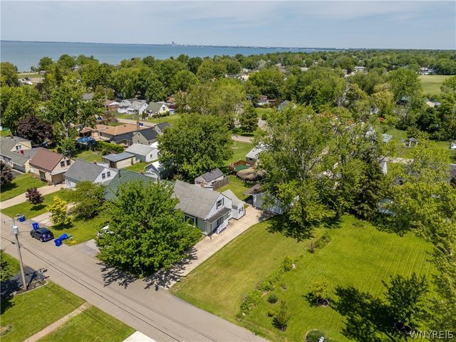 2662 Greenfield Avenue, Hamburg, NY 14075