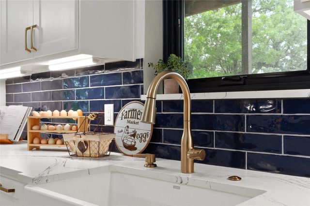 612 Canyon Rim DR, Dripping Springs, TX 78620