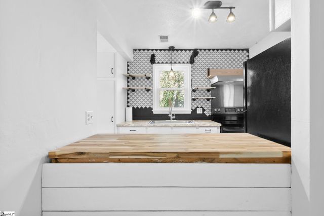 107 Corkwood Drive, Simpsonville, SC 29680