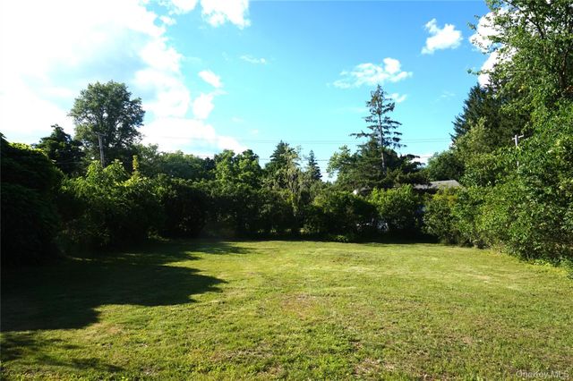 62 Warwick Road, Carmel, NY 10512