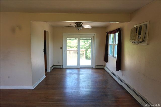 62 Warwick Road, Carmel, NY 10512