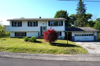62 Warwick Road, Carmel, NY 10512