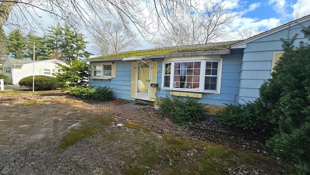 49 Corcoran, Springfield, MA 01118