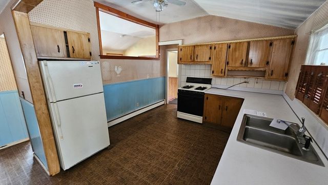 49 Corcoran, Springfield, MA 01118