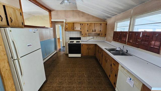 49 Corcoran, Springfield, MA 01118