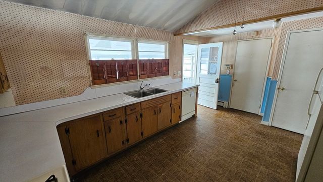 49 Corcoran, Springfield, MA 01118