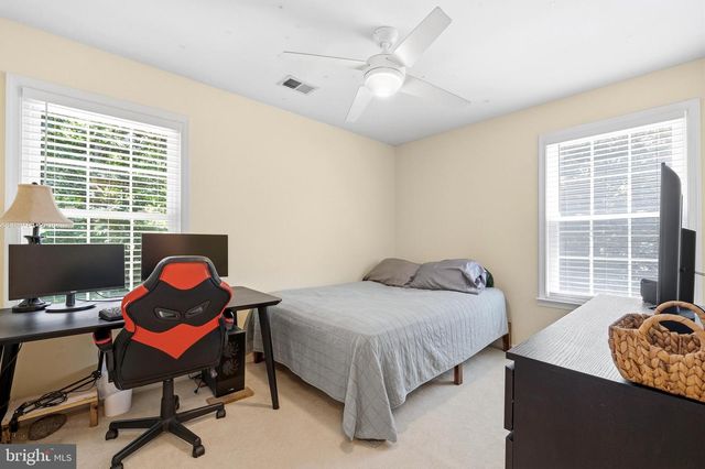 3148 HOLLAND CLIFFS RD, Huntingtown, MD 20639