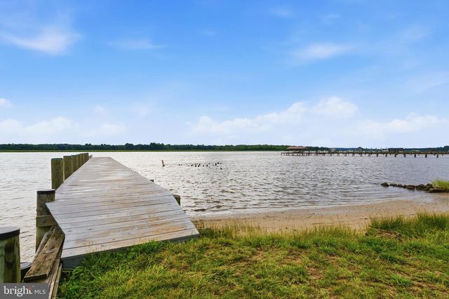 3148 HOLLAND CLIFFS RD, Huntingtown, MD 20639