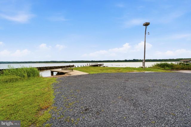 3148 HOLLAND CLIFFS RD, Huntingtown, MD 20639