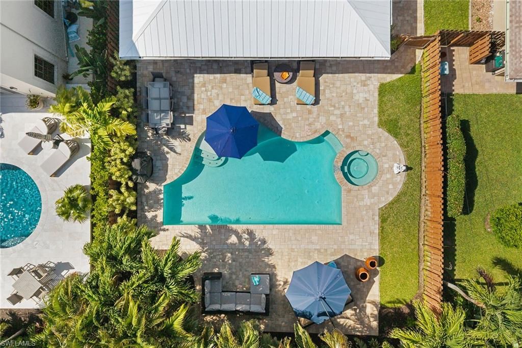 580 97th AVE N, NAPLES, FL 34108 — exterior