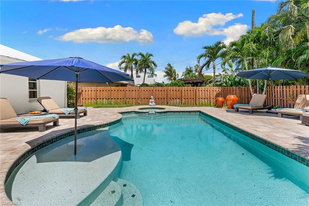 580 97th AVE N, NAPLES, FL 34108 — photo 2