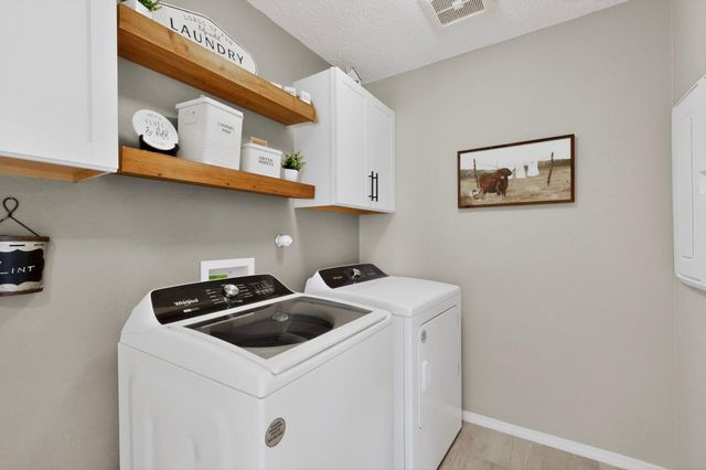 12100 Echo Valley Lane NW, Albuquerque, NM 87120