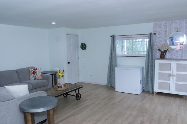 613 Oakwood Drive, Round Lake Beach, IL 60073