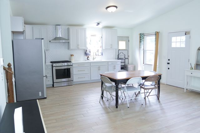 613 Oakwood Drive, Round Lake Beach, IL 60073
