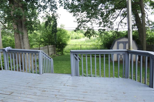 613 Oakwood Drive, Round Lake Beach, IL 60073