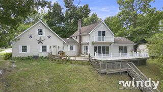 7927 Lakewood Drive, Coloma, MI 49038