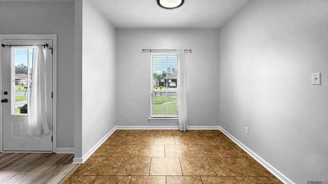 10816 Field Pointe Dr, Denham Springs, LA 70726