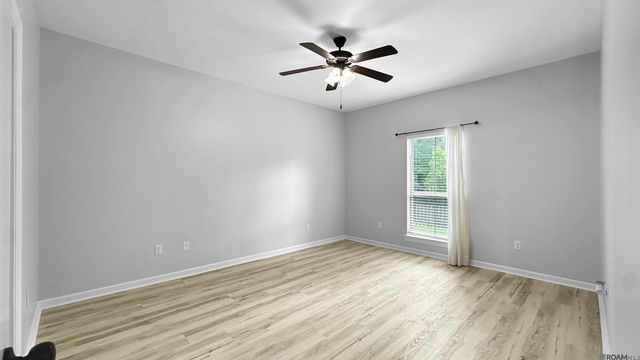 10816 Field Pointe Dr, Denham Springs, LA 70726