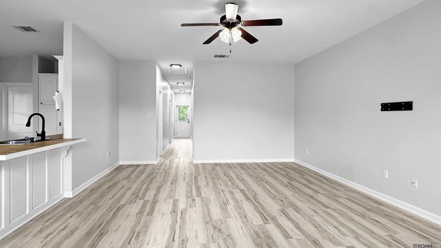 10816 Field Pointe Dr, Denham Springs, LA 70726