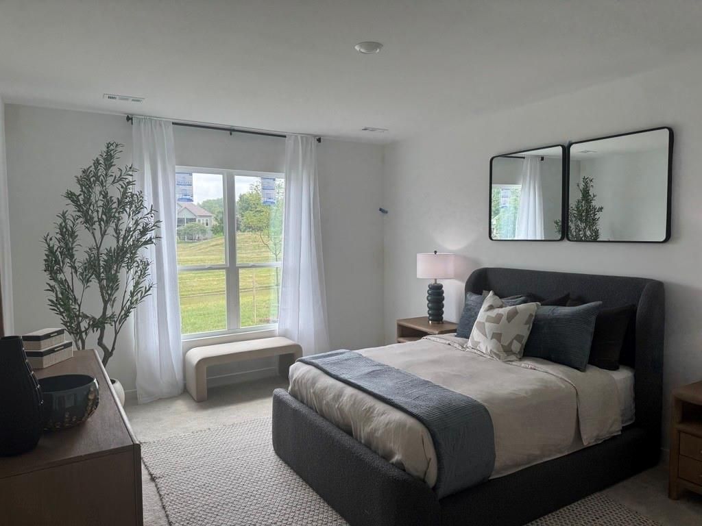 505 SW Edgewood Meadows Drive, Oak Grove, MO 64075