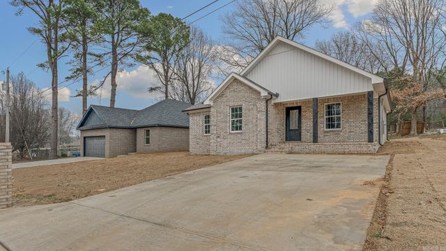 918 B Mays Road, Jonesboro, AR 72401